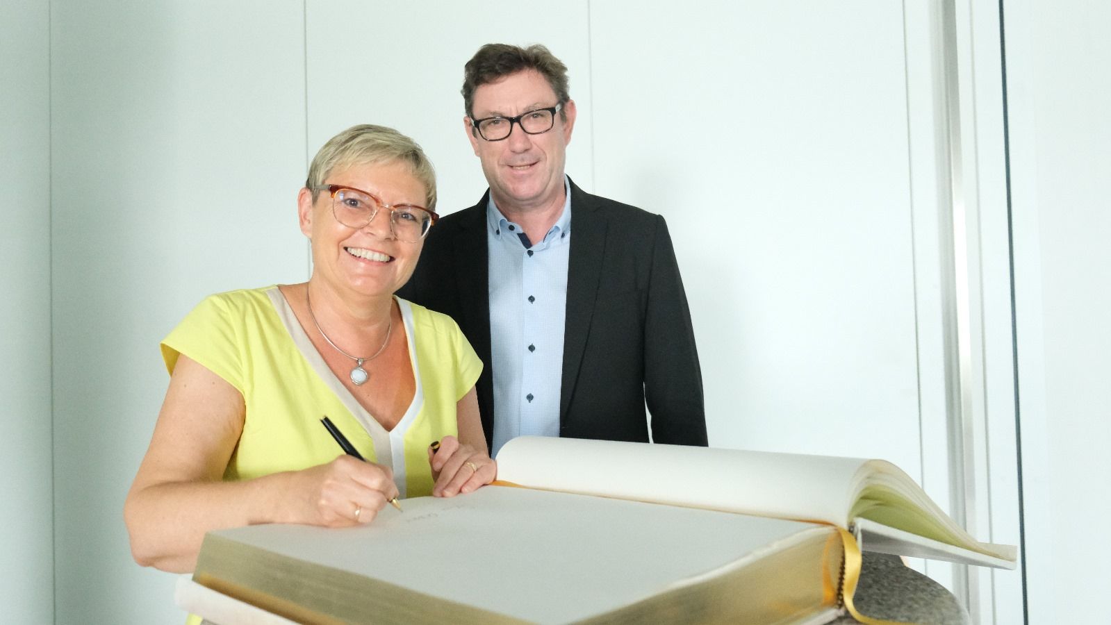 Leider haben wir keinen Alternativtext zu diesem Bild, aber wir arbeiten daran.
