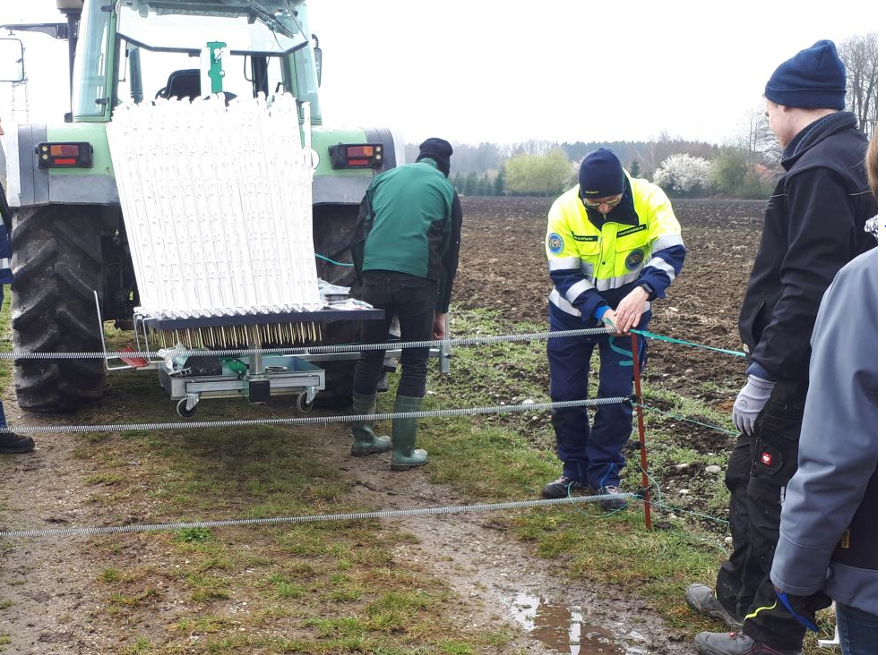 Tierseuchenübung im Landkreis Erding: Veterinäramt übt Zaunbau