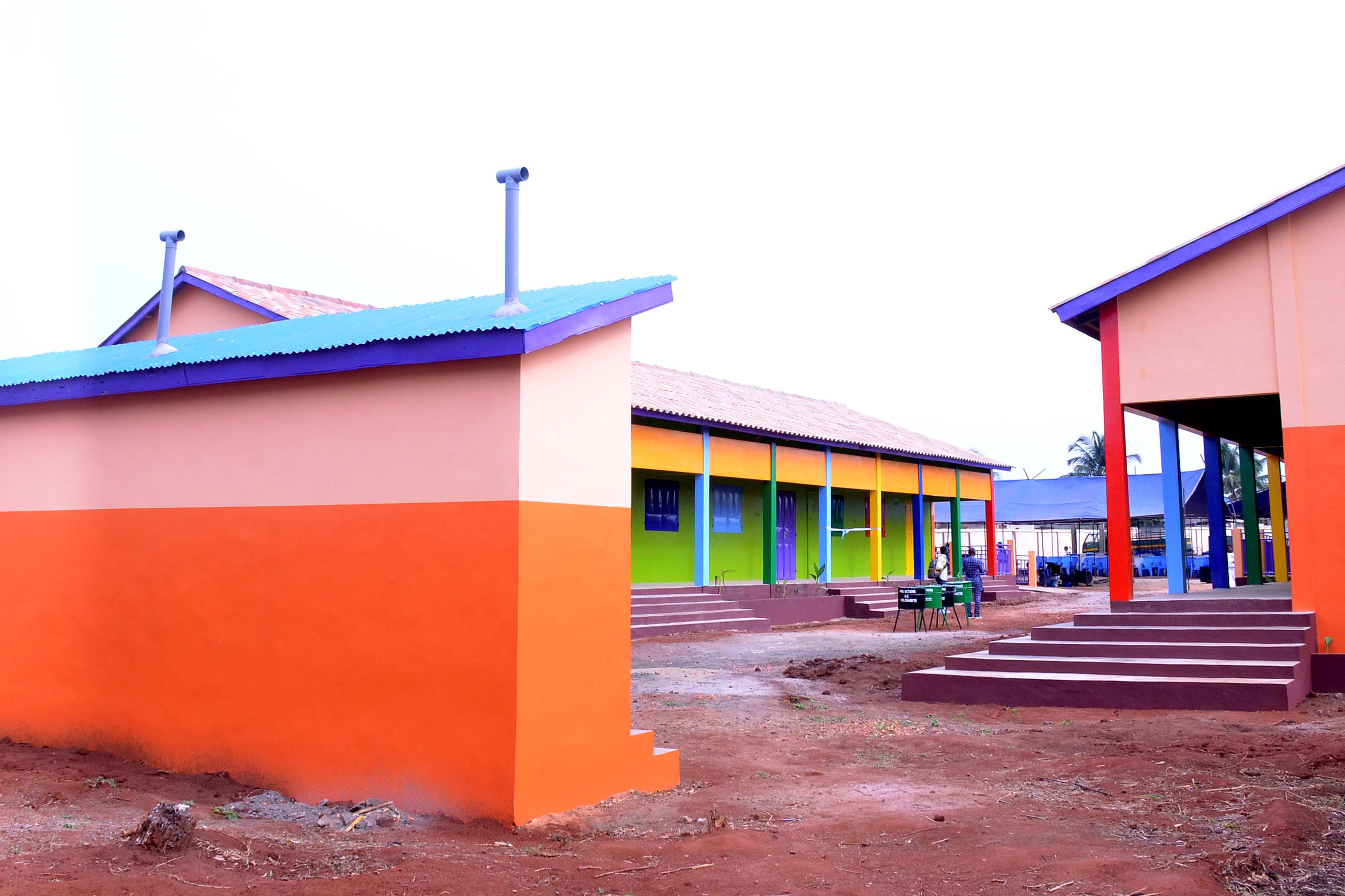 Das Schulgebäude von aussen nach dem Umbau